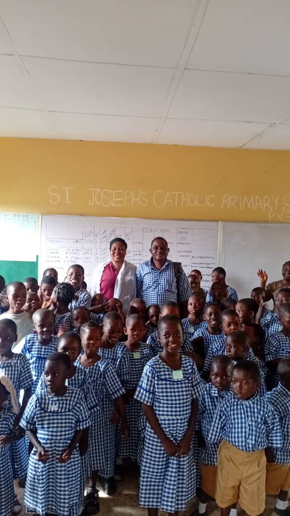 Alhaji Afi-Suuru Donates to Boost Education in Ala, Odogbolu LGA Alhaji Afi-Suuru Donates to Boost Education in Ala, Odogbolu LGA