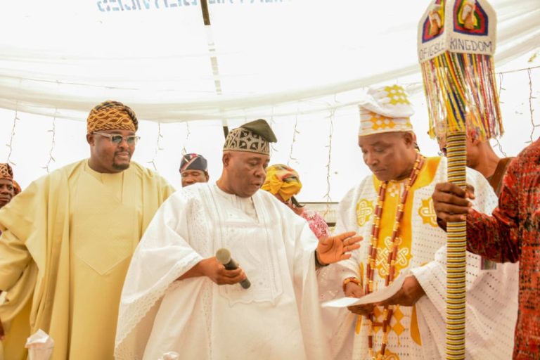 Hon. Diya Congratulates Newly Installed Onigbile of Igbile-Ijebu Kingdom